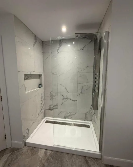 Douche en marbre